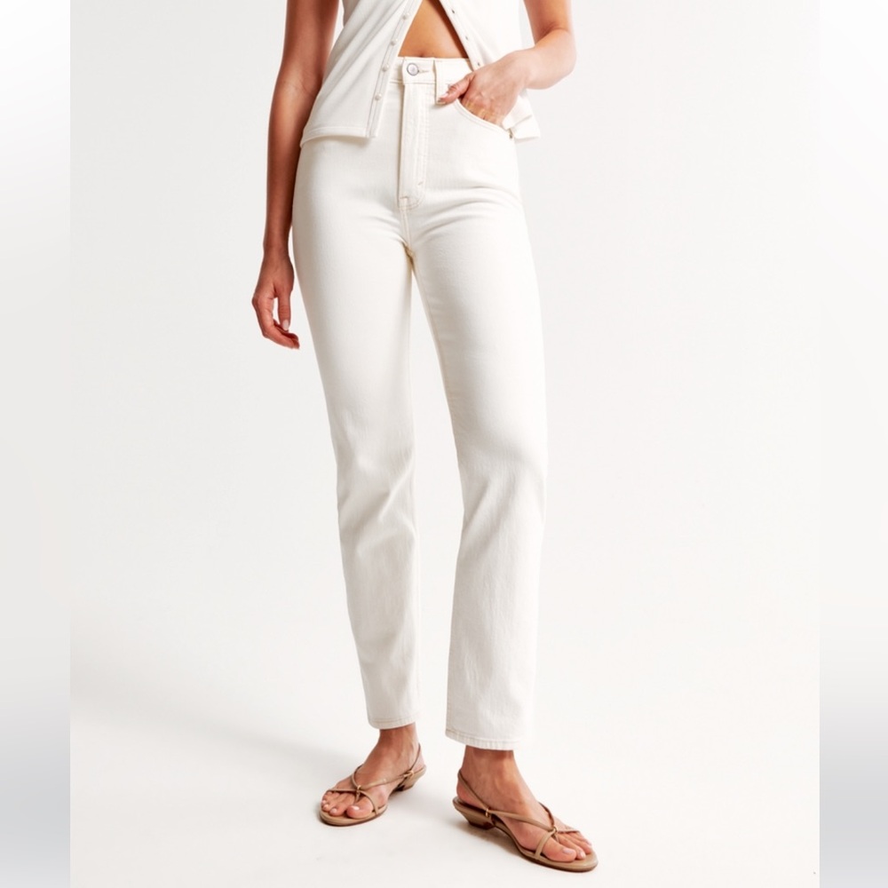 Abercrombie & Fitch The Ankle Straight Ultra High Rise 26 / 6 Short Jeans